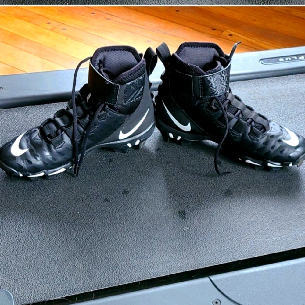 Football/ lacrosse Cleats